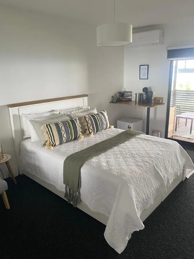 Green Cauldron, Homestay, Tamborine Mountain, Private Room, Ensuite, Private Courtyard, Gold Coast Views