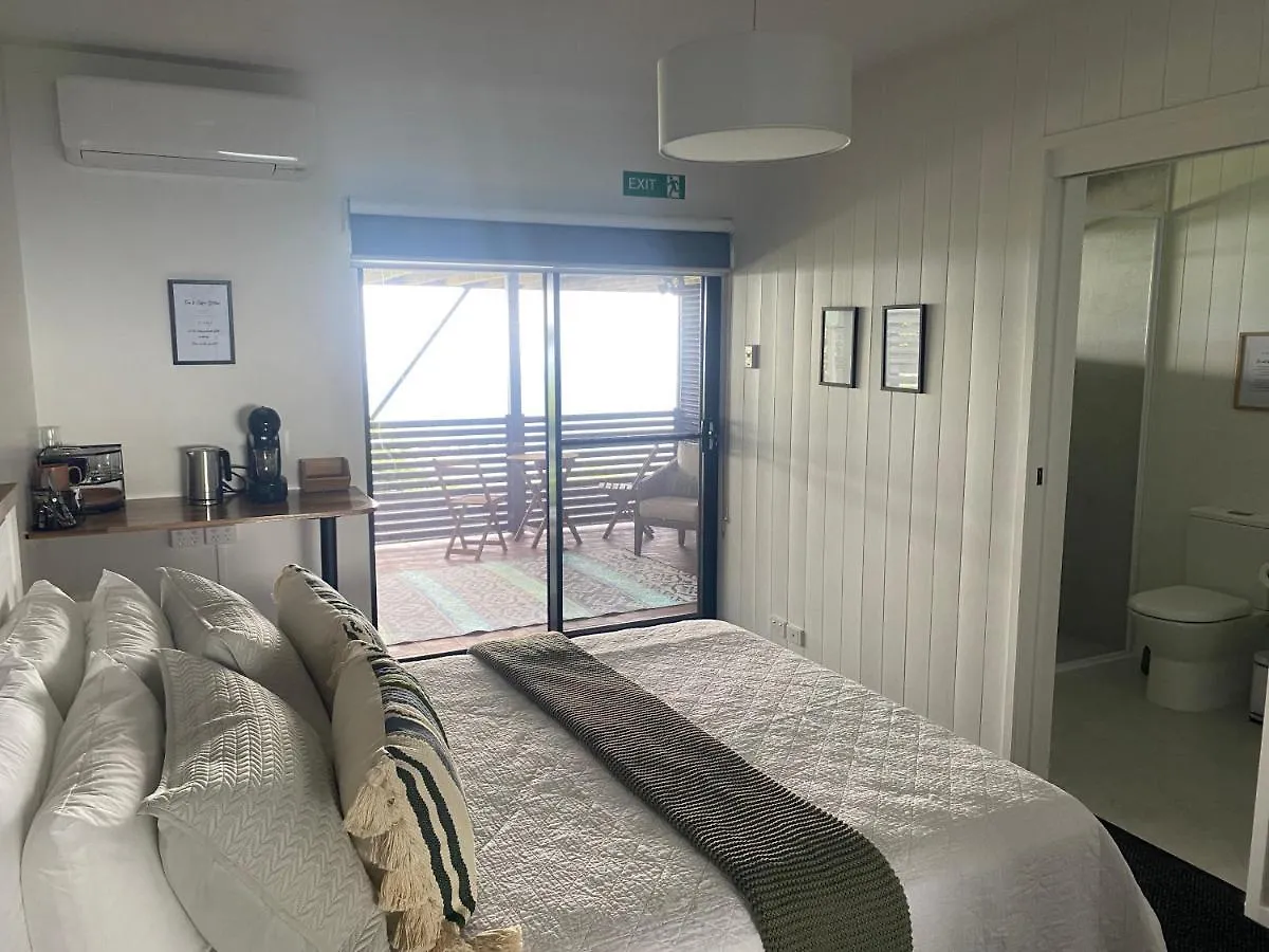 Green Cauldron, Homestay, Tamborine Mountain, Private Room, Ensuite, Private Courtyard, Gold Coast Views Homestay
